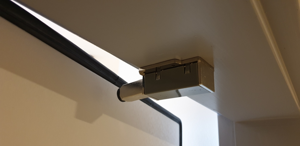 בולם טריקה עליון לדלת